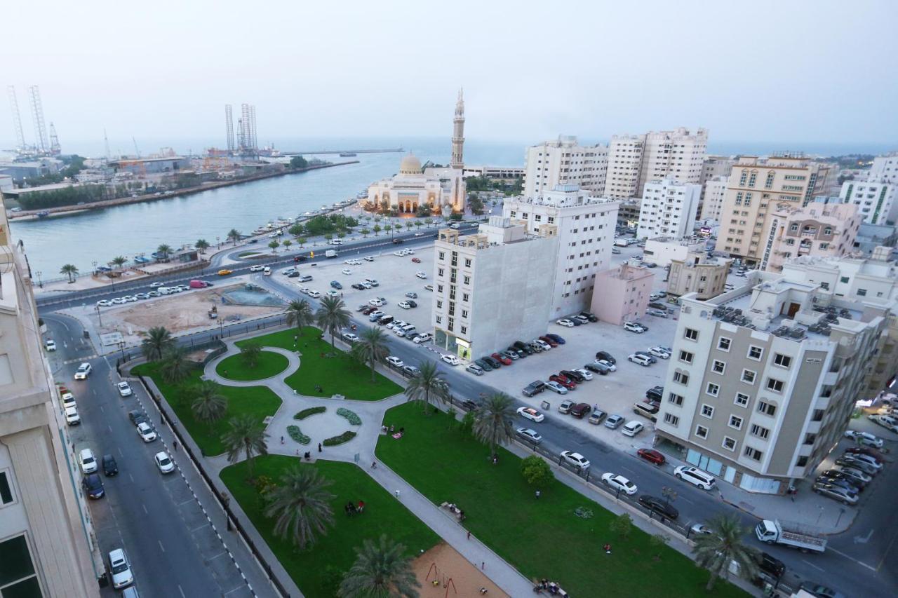 Al Hamra Hotel Charjah Extérieur photo